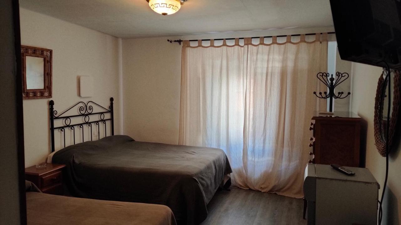 Hostal Colon Antequera Bagian luar foto