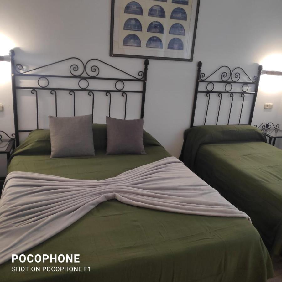 Hostal Colon Antequera Bagian luar foto