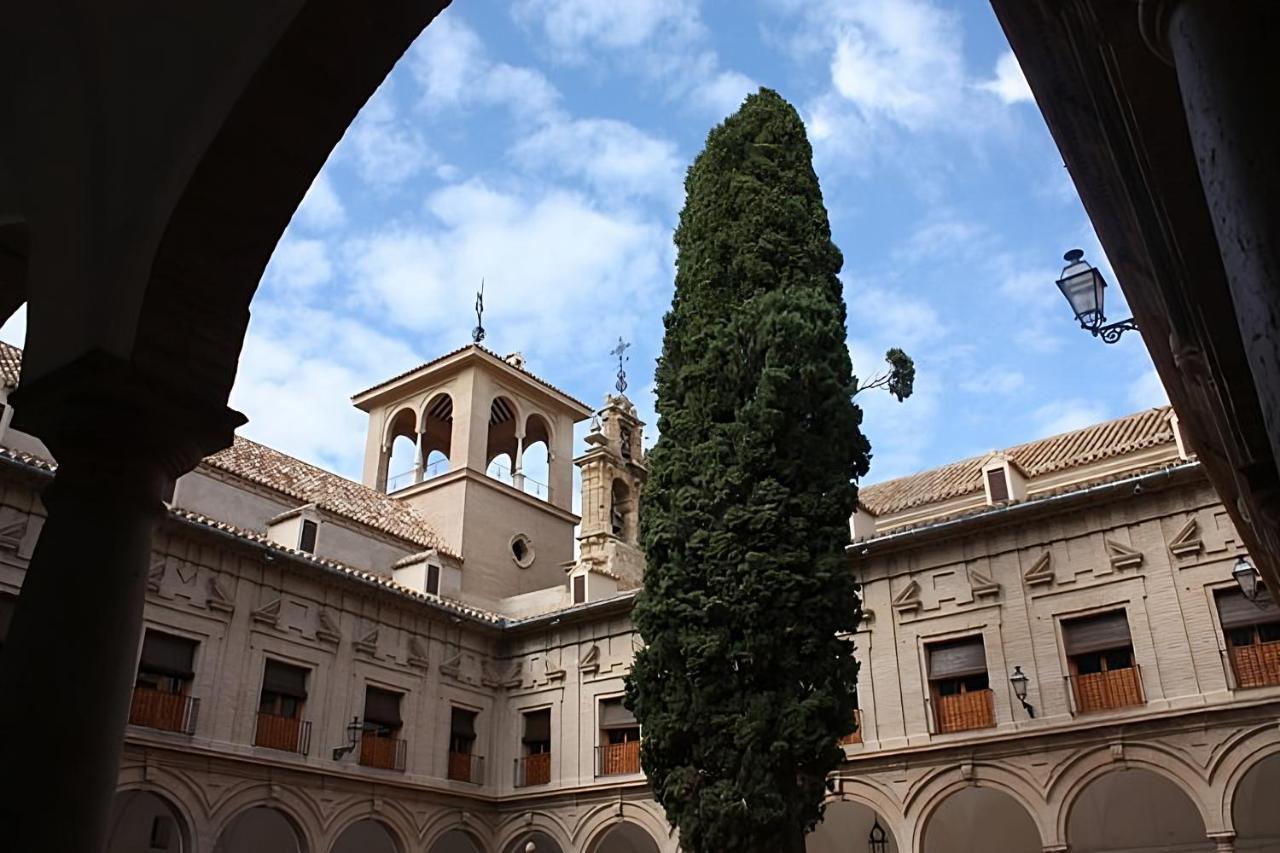 Hostal Colon Antequera Bagian luar foto