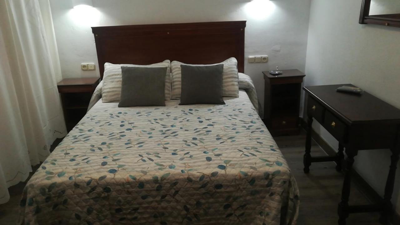 Hostal Colon Antequera Bagian luar foto