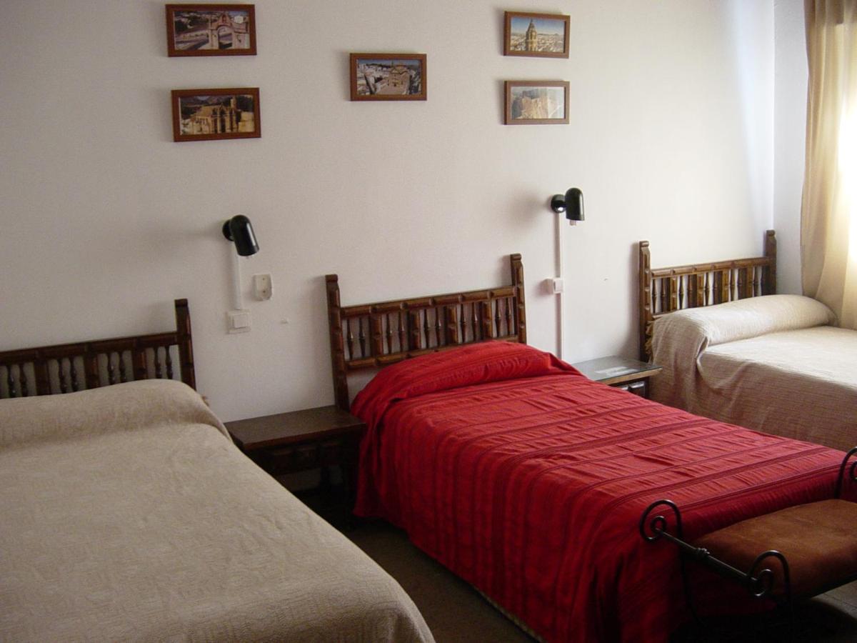 Hostal Colon Antequera Bagian luar foto
